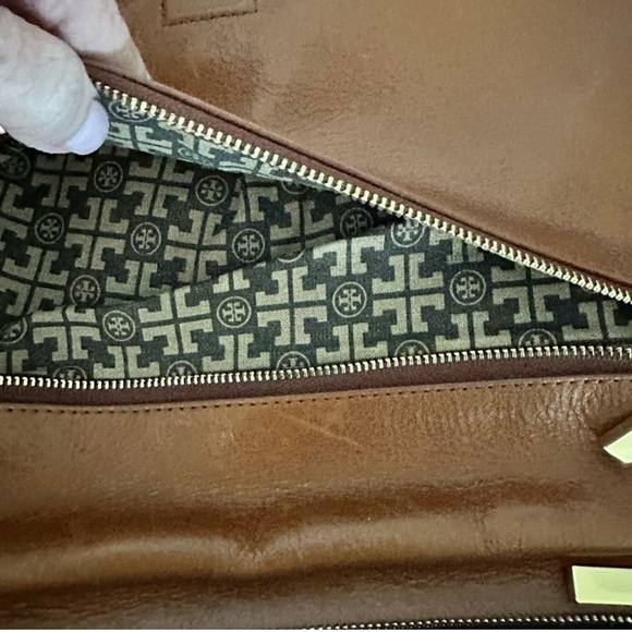Tory Burch oversized clutch brown & black shoulder bag. $95 $300 - Picture 2 of 10